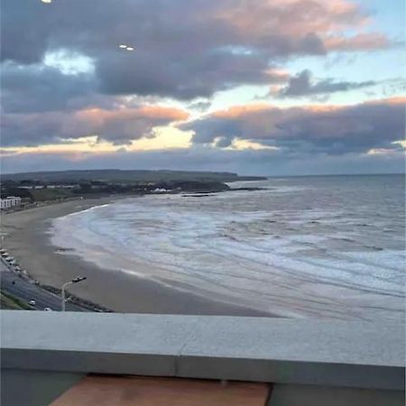 Spectacular 2 Bedroom Balcony Sea View Flat Скарбъро Екстериор снимка