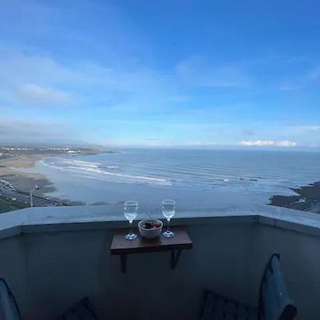 Spectacular 2 Bedroom Balcony Sea View Flat Скарбъро Екстериор снимка